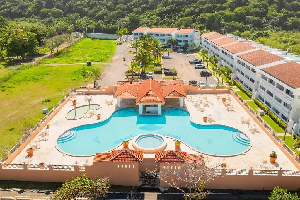 Golden Dream Villas & Studio A/B Pool View イサベラ アパート